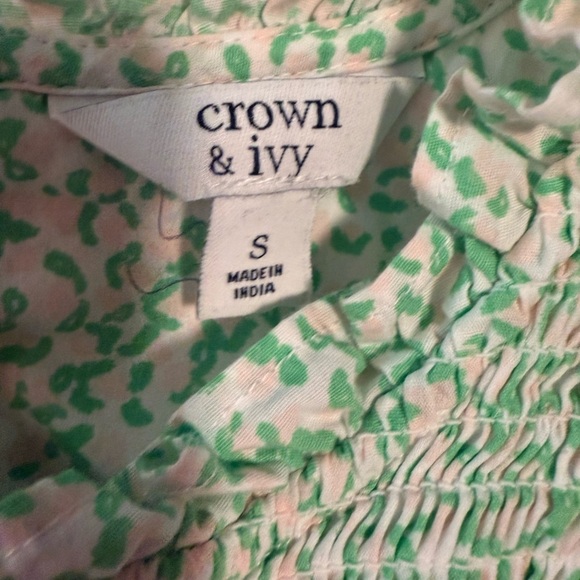 Crown & Ivy Green Smocked Tiered Sundress - Picture 4 of 8